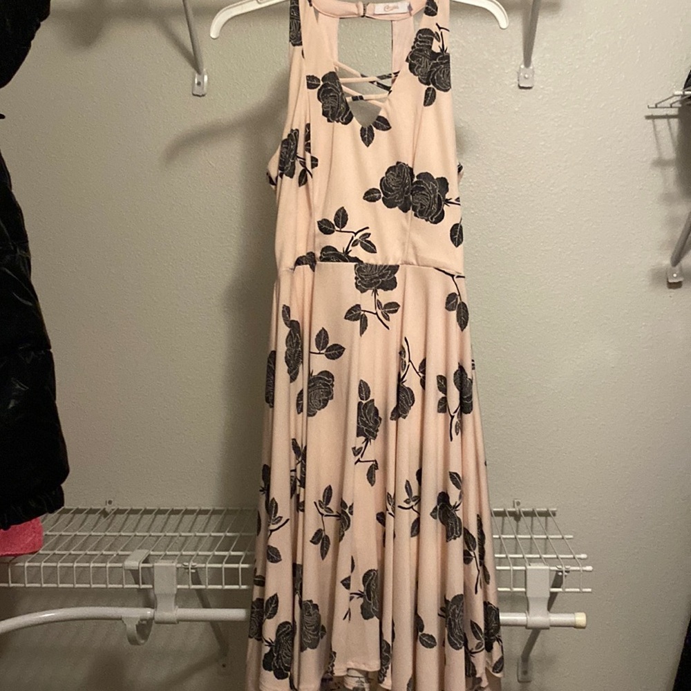 Super cute dress!
